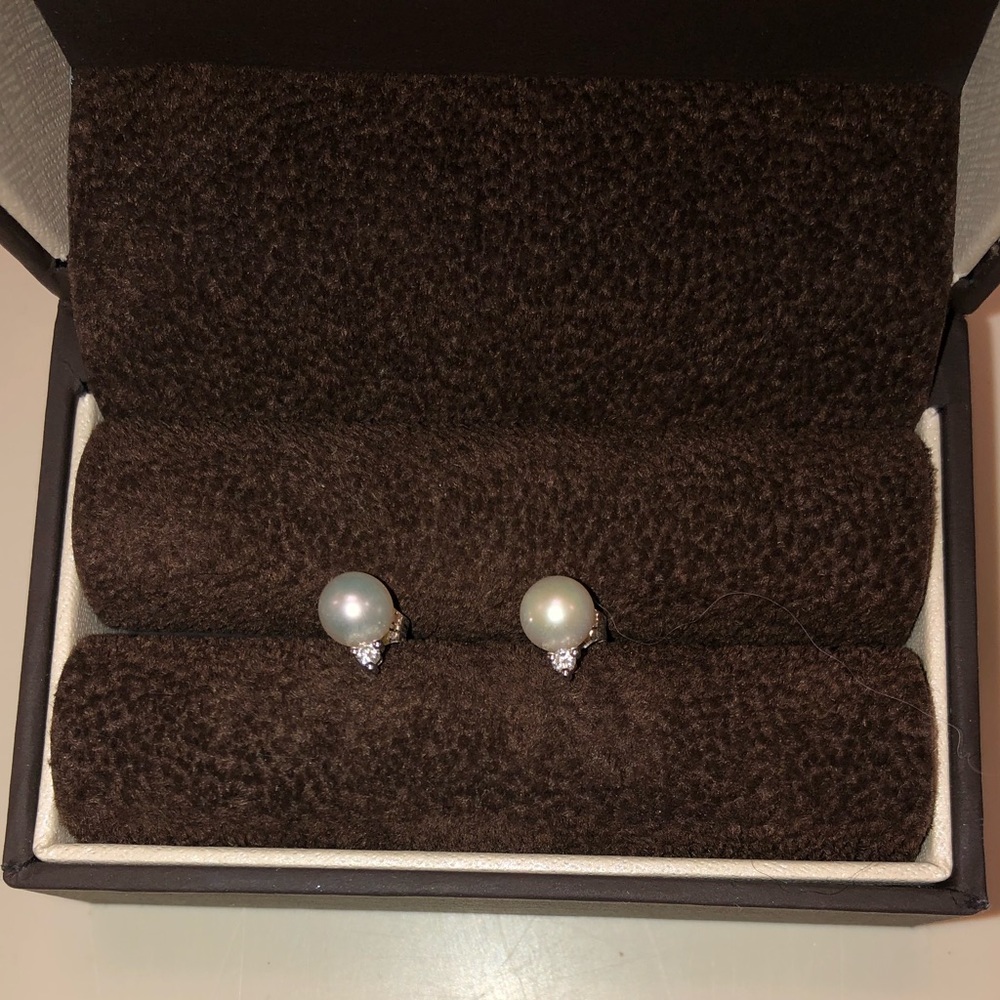 Pearl earrings with real diamond